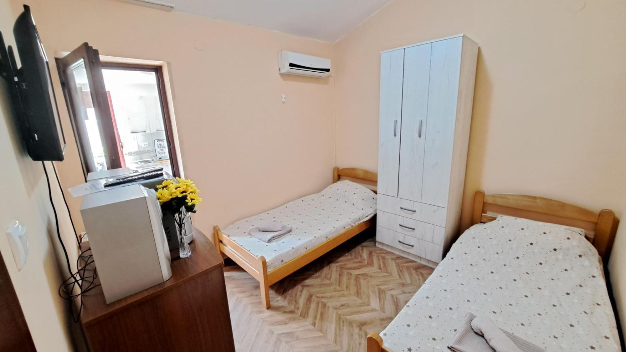 Skaljari Apartment *
