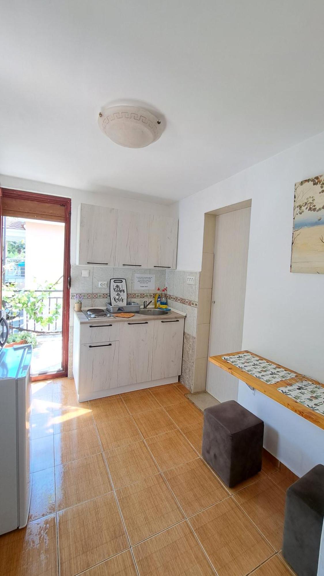 Apartment Skaljari *