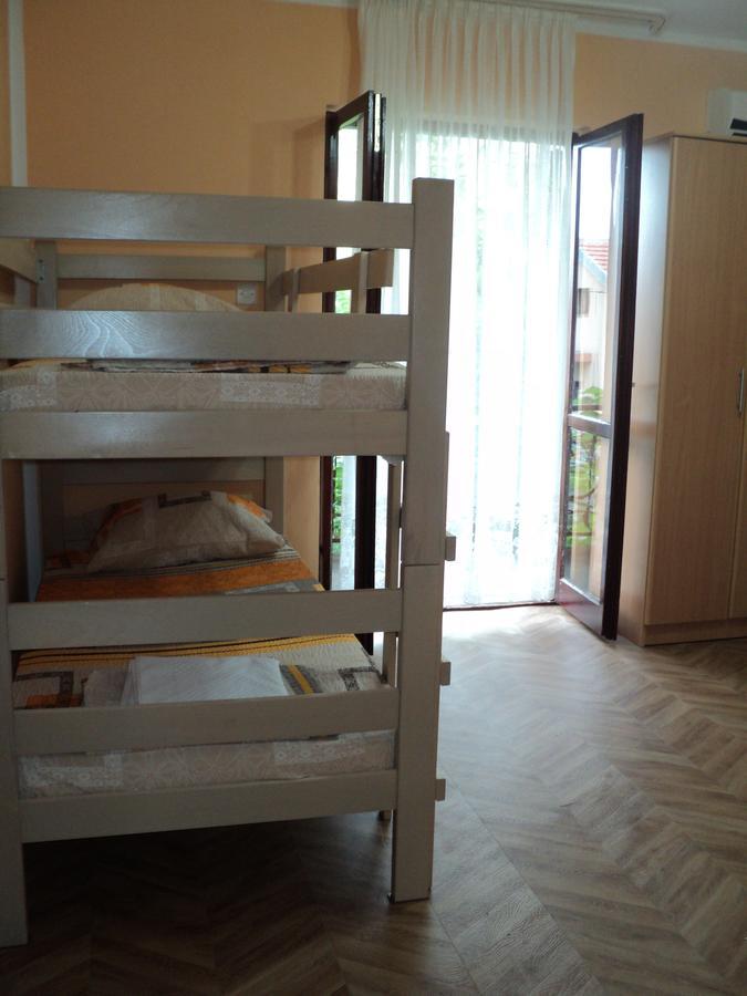 Apartment Skaljari *